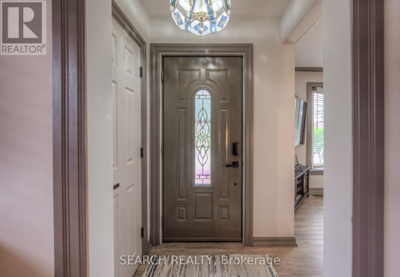 3 Kenwood Crescent, Hamilton (Huntington), Ontario  L8T 1W3 - Photo 3 - X12393032