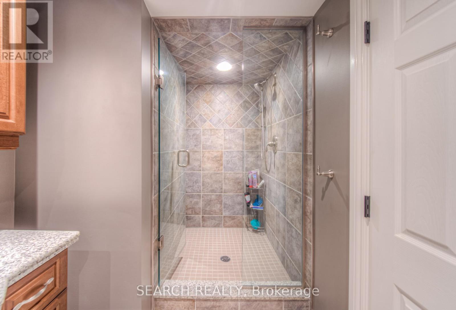3 Kenwood Crescent, Hamilton (Huntington), Ontario  L8T 1W3 - Photo 32 - X12393032
