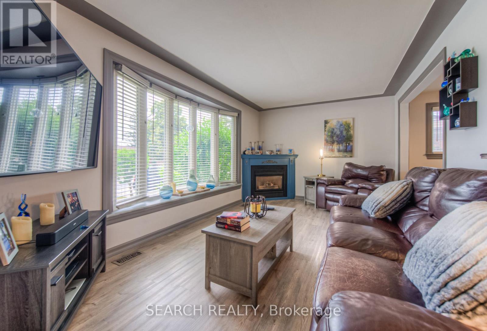 3 Kenwood Crescent, Hamilton (Huntington), Ontario  L8T 1W3 - Photo 4 - X12393032