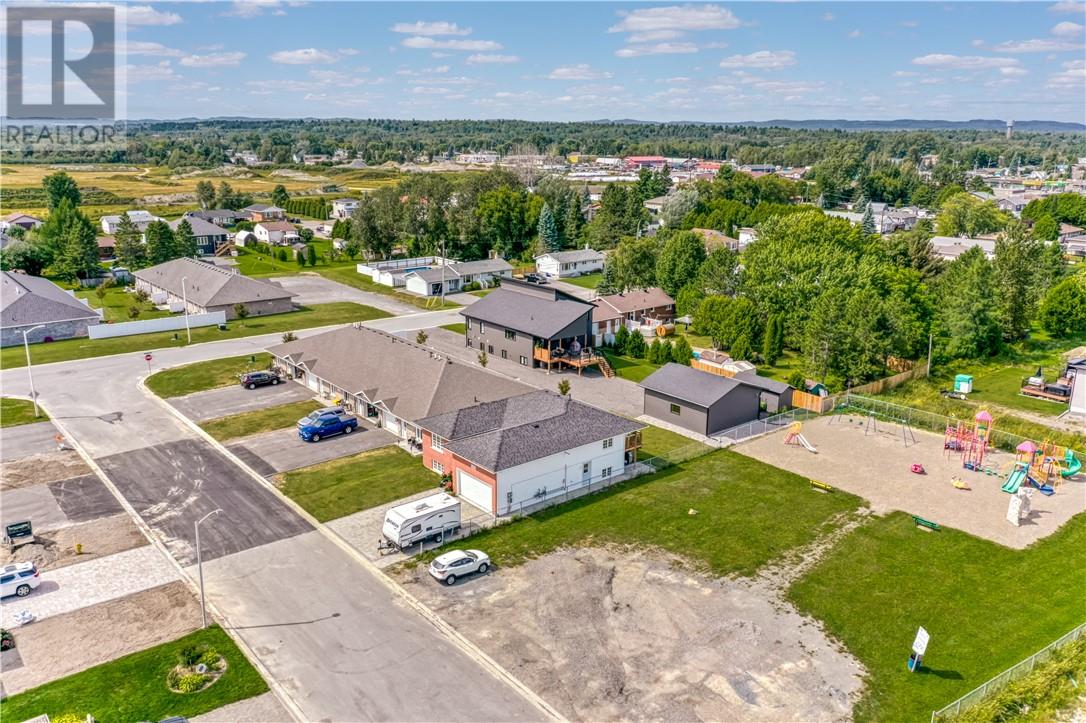 3356 Edna, Chelmsford, Ontario  P0M 1L0 - Photo 1 - 2124437