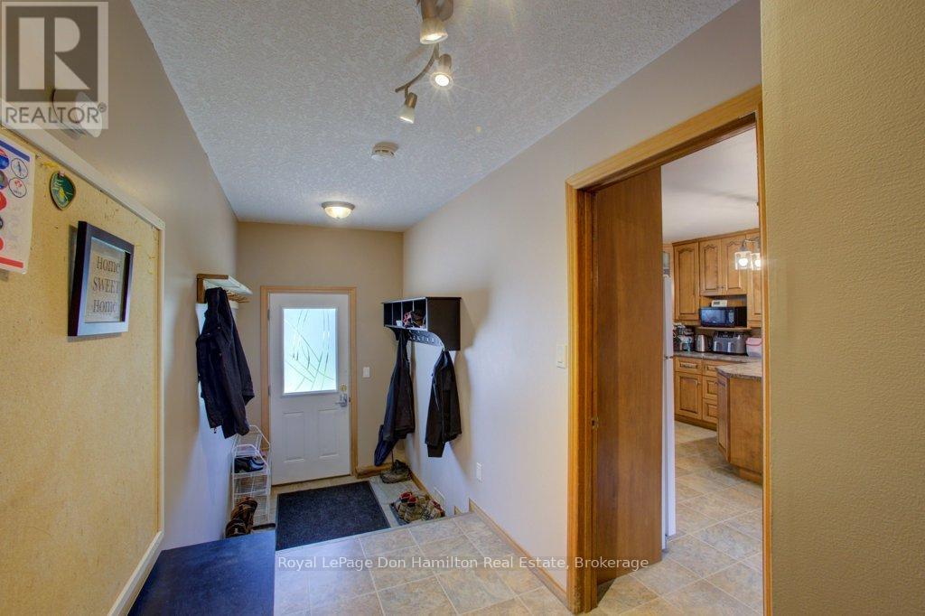 8298 8 Concession, Mapleton, Ontario  N0G 2K0 - Photo 15 - X12393089