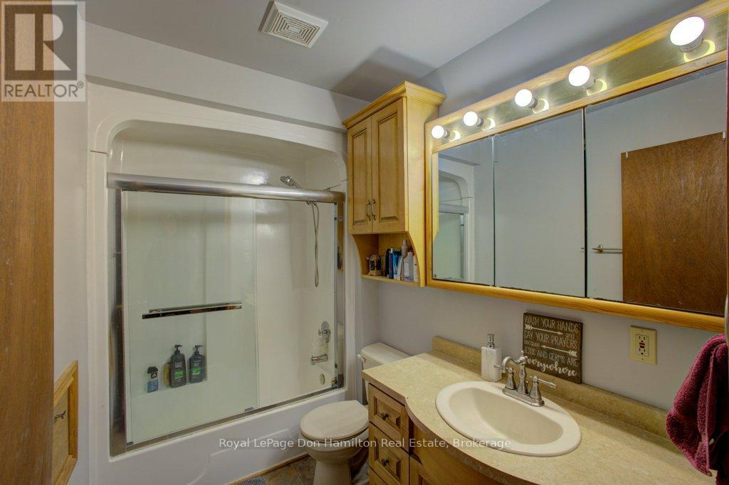 8298 8 Concession, Mapleton, Ontario  N0G 2K0 - Photo 16 - X12393089