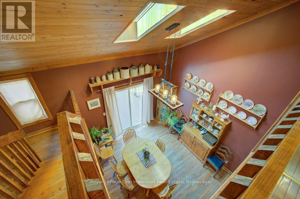 8298 8 Concession, Mapleton, Ontario  N0G 2K0 - Photo 17 - X12393089