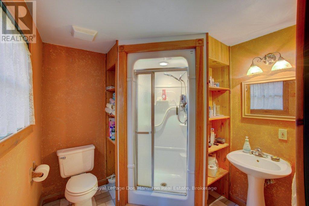8298 8 Concession, Mapleton, Ontario  N0G 2K0 - Photo 20 - X12393089