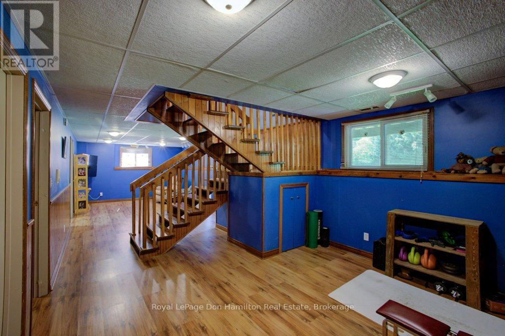 8298 8 Concession, Mapleton, Ontario  N0G 2K0 - Photo 24 - X12393089