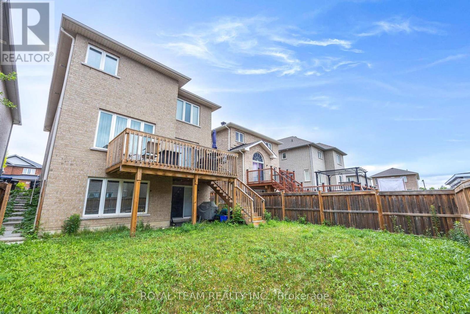 218 Richardson Crescent, Bradford West Gwillimbury, Ontario  L3Z 0R6 - Photo 36 - N12393054