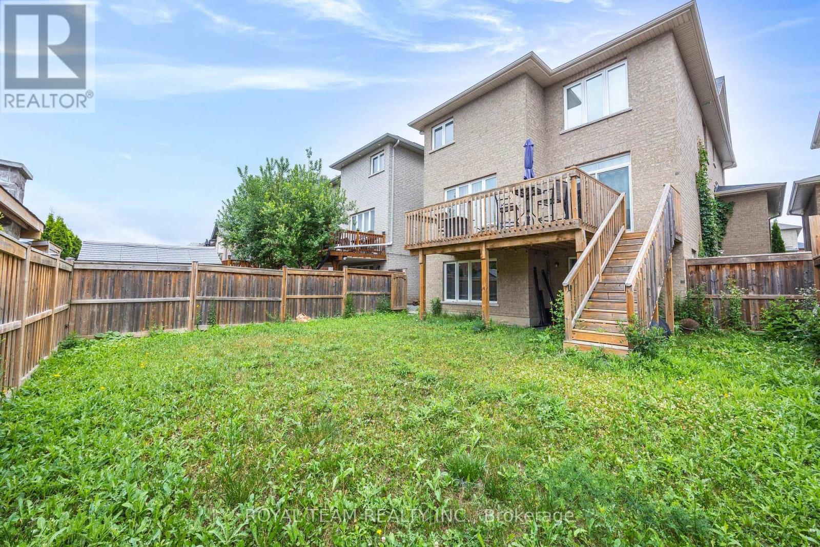218 Richardson Crescent, Bradford West Gwillimbury, Ontario  L3Z 0R6 - Photo 38 - N12393054