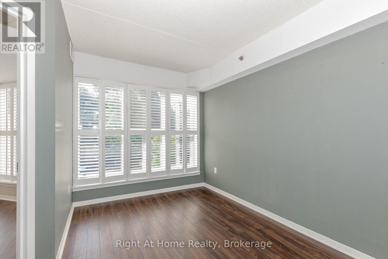 203 - 137 Martin Street, Milton, Ontario  L9T 5H4 - Photo 12 - W12393095