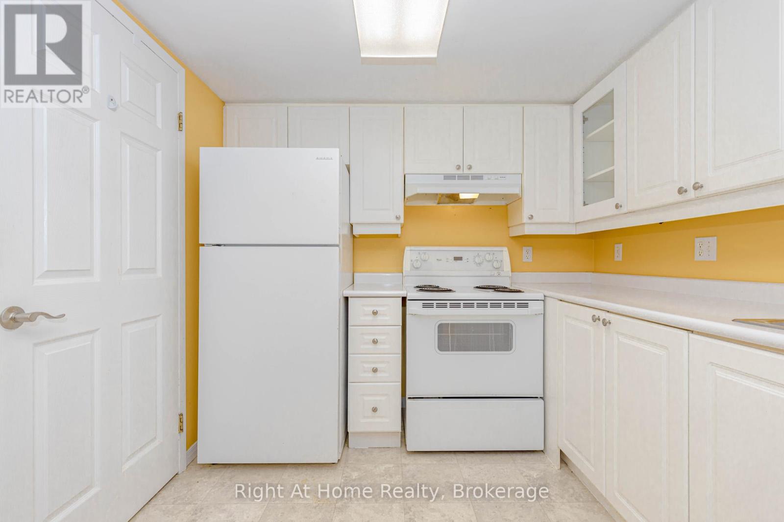 203 - 137 Martin Street, Milton, Ontario  L9T 5H4 - Photo 17 - W12393095