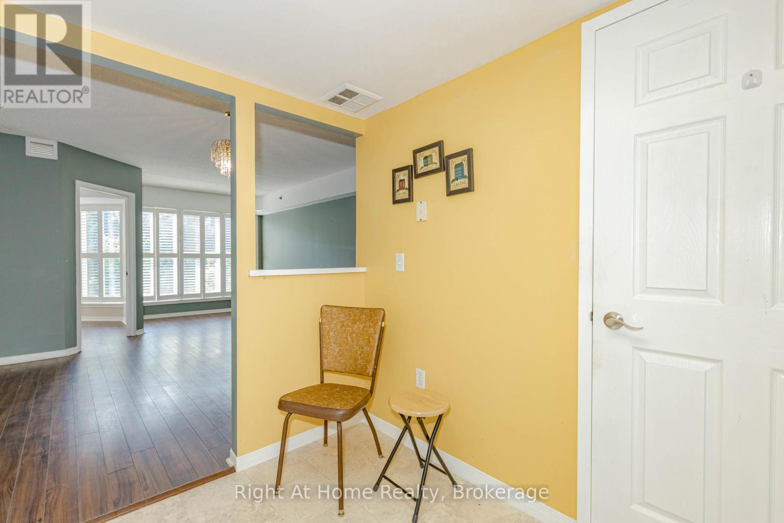 203 - 137 Martin Street, Milton, Ontario  L9T 5H4 - Photo 19 - W12393095