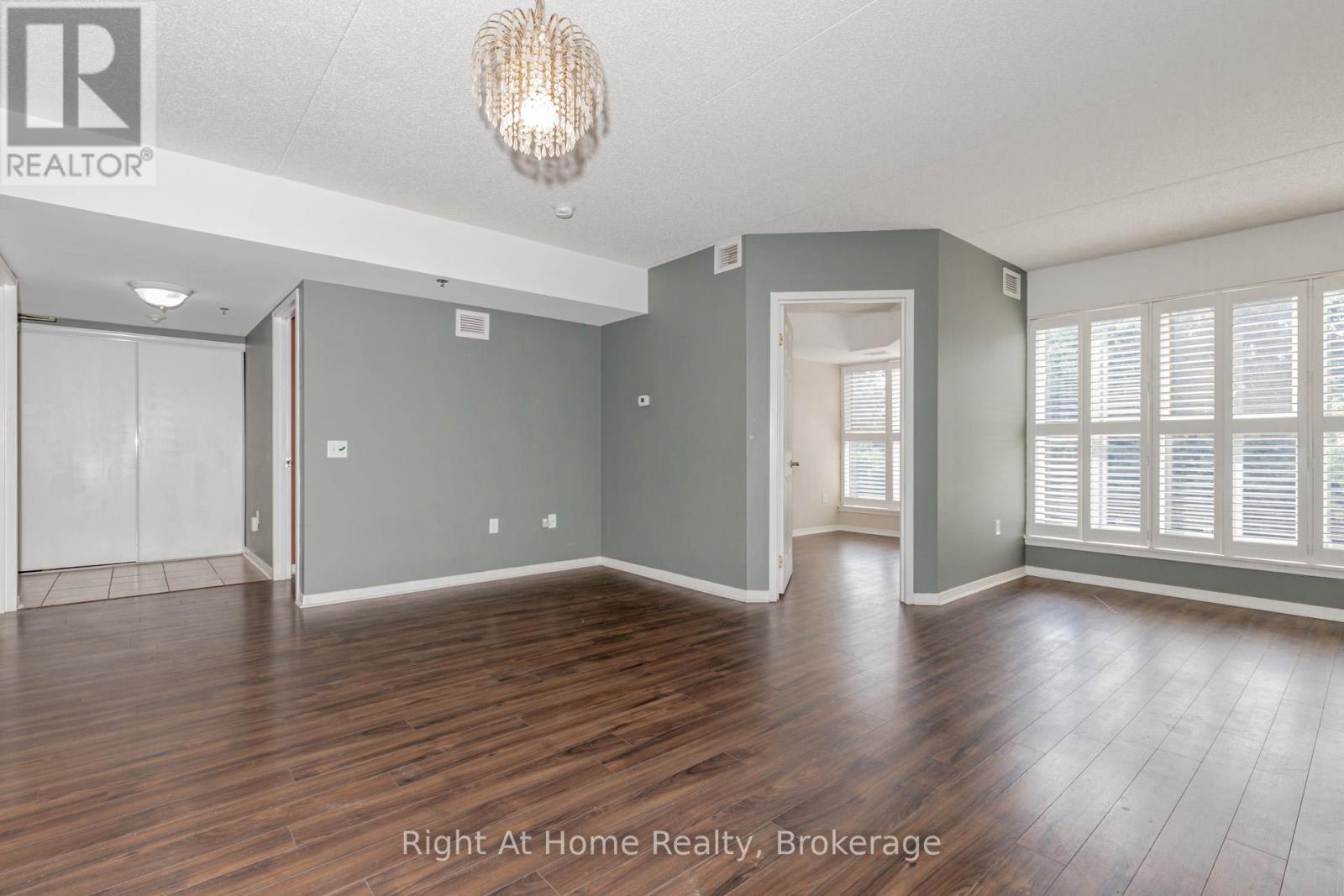 203 - 137 Martin Street, Milton, Ontario  L9T 5H4 - Photo 9 - W12393095