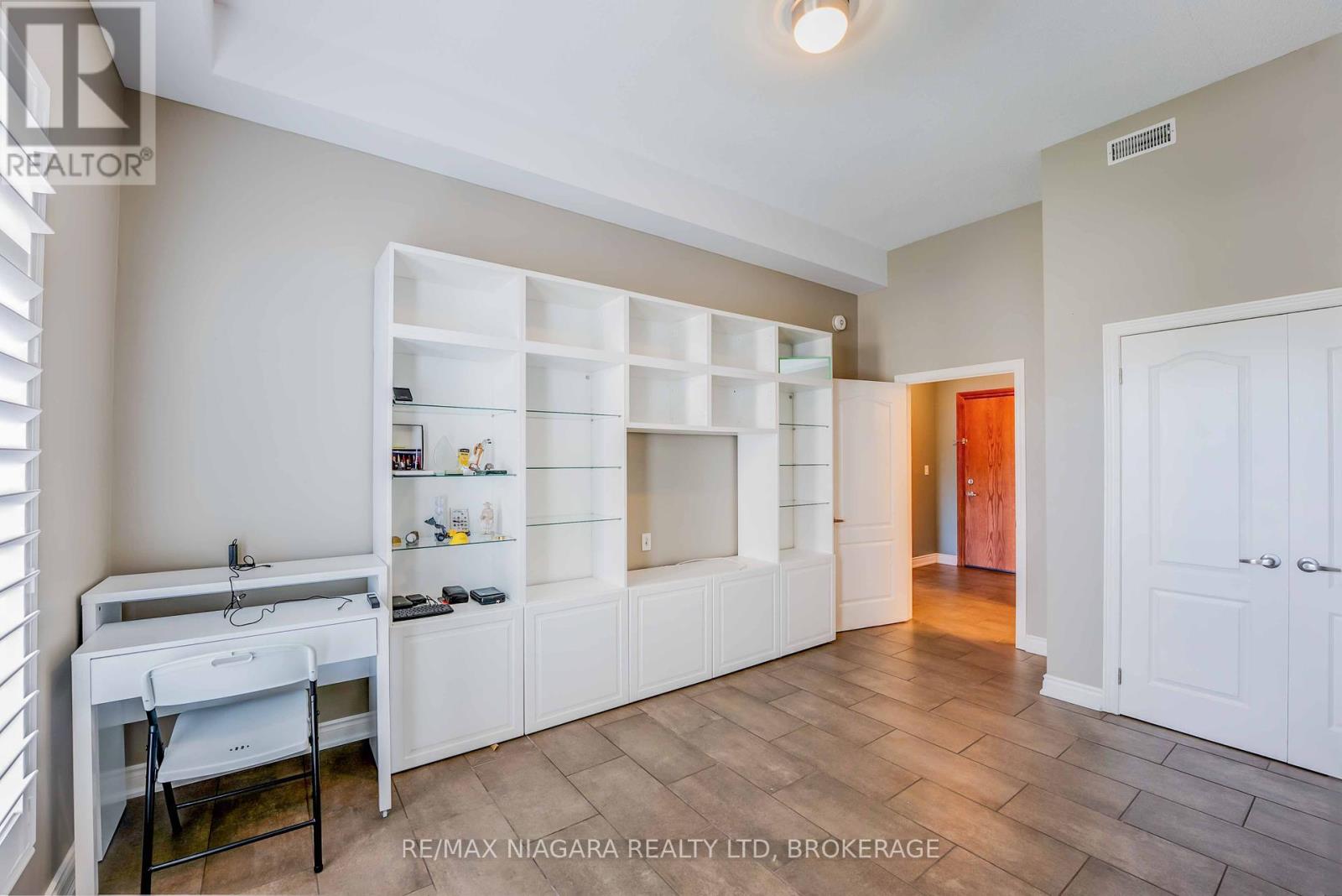 127 - 8111 Forest Glen Drive, Niagara Falls (Mt. Carmel), Ontario  L2H 2Y7 - Photo 10 - X12393085
