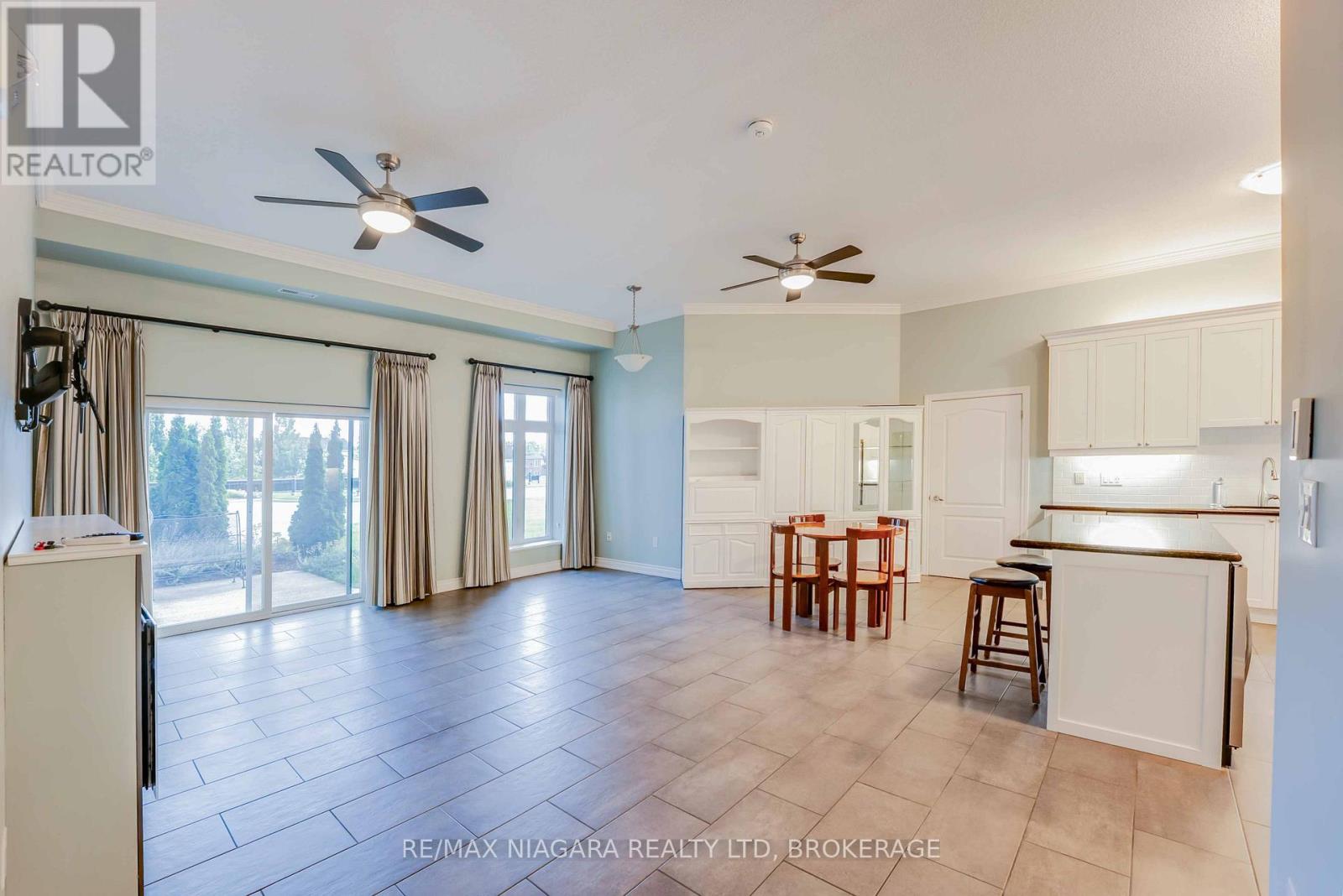 127 - 8111 Forest Glen Drive, Niagara Falls (Mt. Carmel), Ontario  L2H 2Y7 - Photo 14 - X12393085