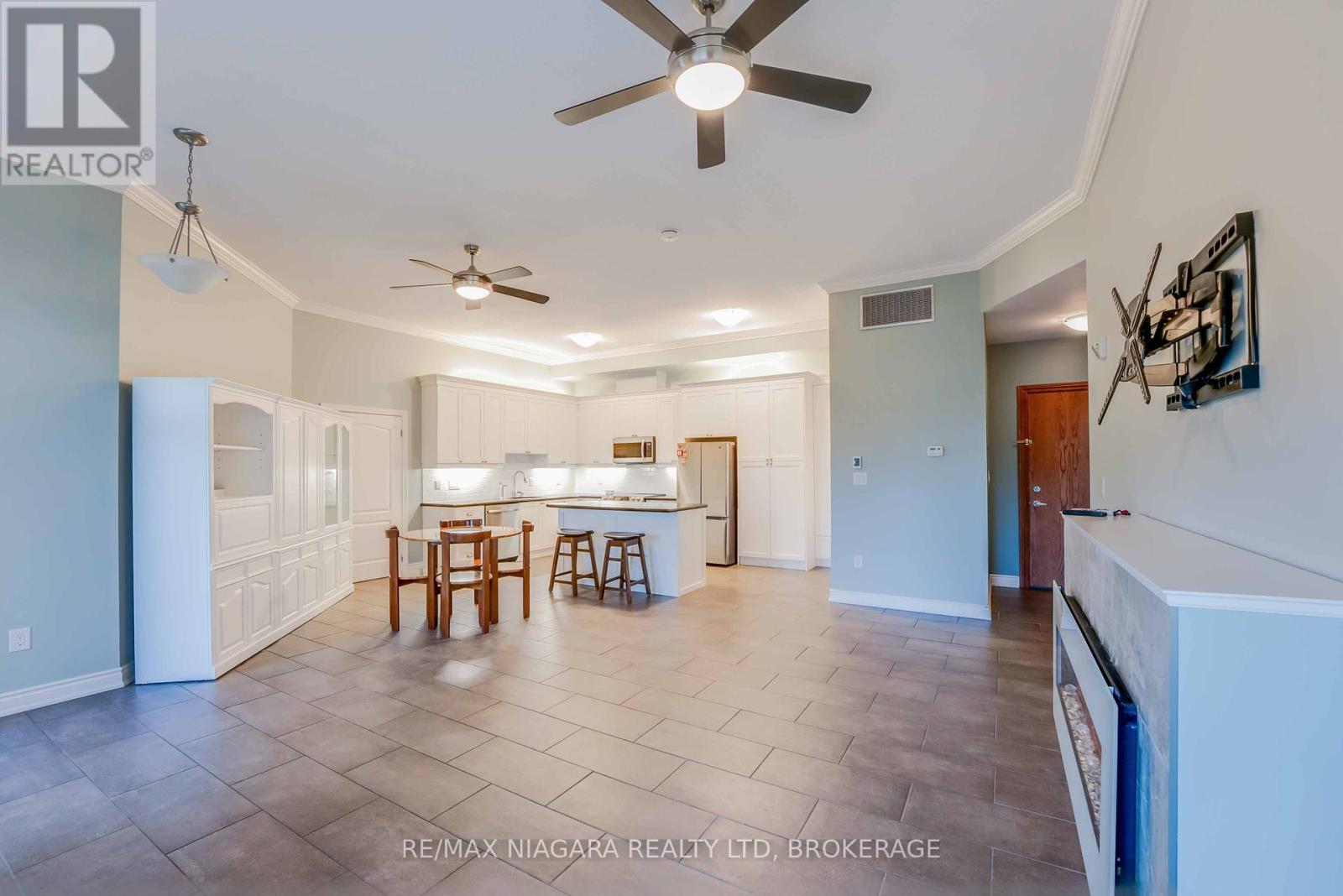 127 - 8111 Forest Glen Drive, Niagara Falls (Mt. Carmel), Ontario  L2H 2Y7 - Photo 15 - X12393085