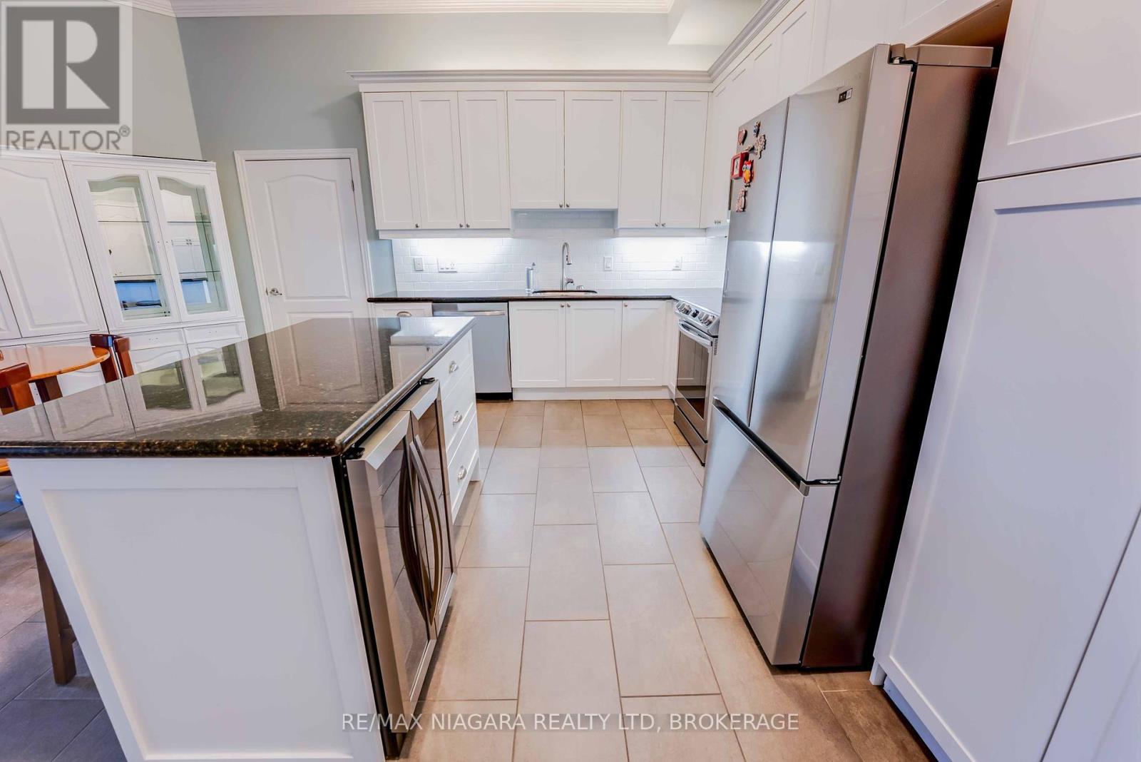 127 - 8111 Forest Glen Drive, Niagara Falls (Mt. Carmel), Ontario  L2H 2Y7 - Photo 19 - X12393085