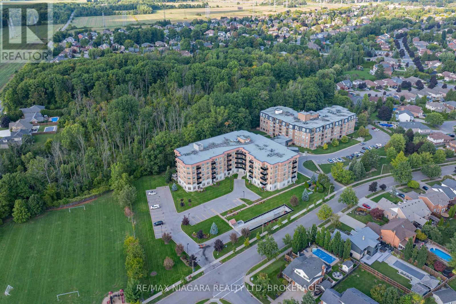 127 - 8111 Forest Glen Drive, Niagara Falls (Mt. Carmel), Ontario  L2H 2Y7 - Photo 3 - X12393085