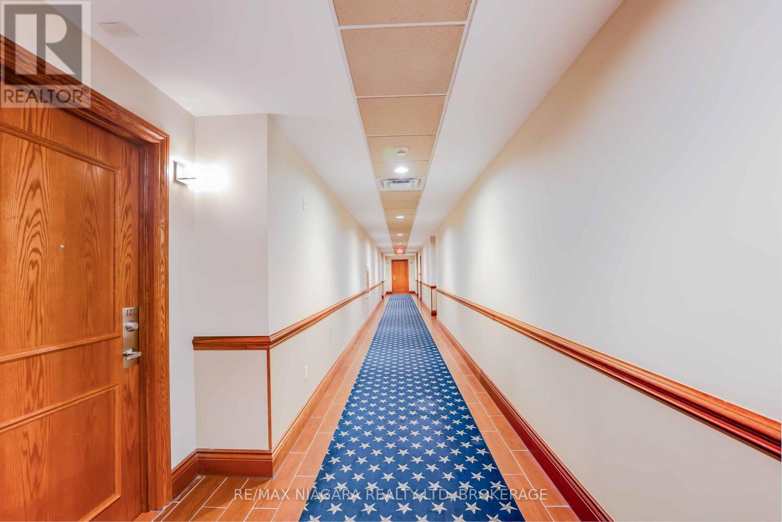 127 - 8111 Forest Glen Drive, Niagara Falls (Mt. Carmel), Ontario  L2H 2Y7 - Photo 5 - X12393085