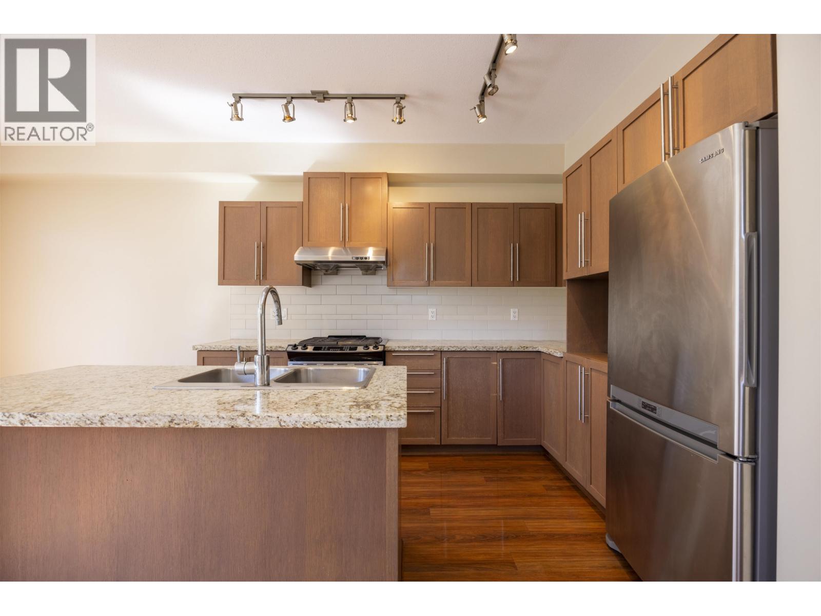 112 1125 Kensal Place, Coquitlam, British Columbia  V3B 0G3 - Photo 8 - R3046024