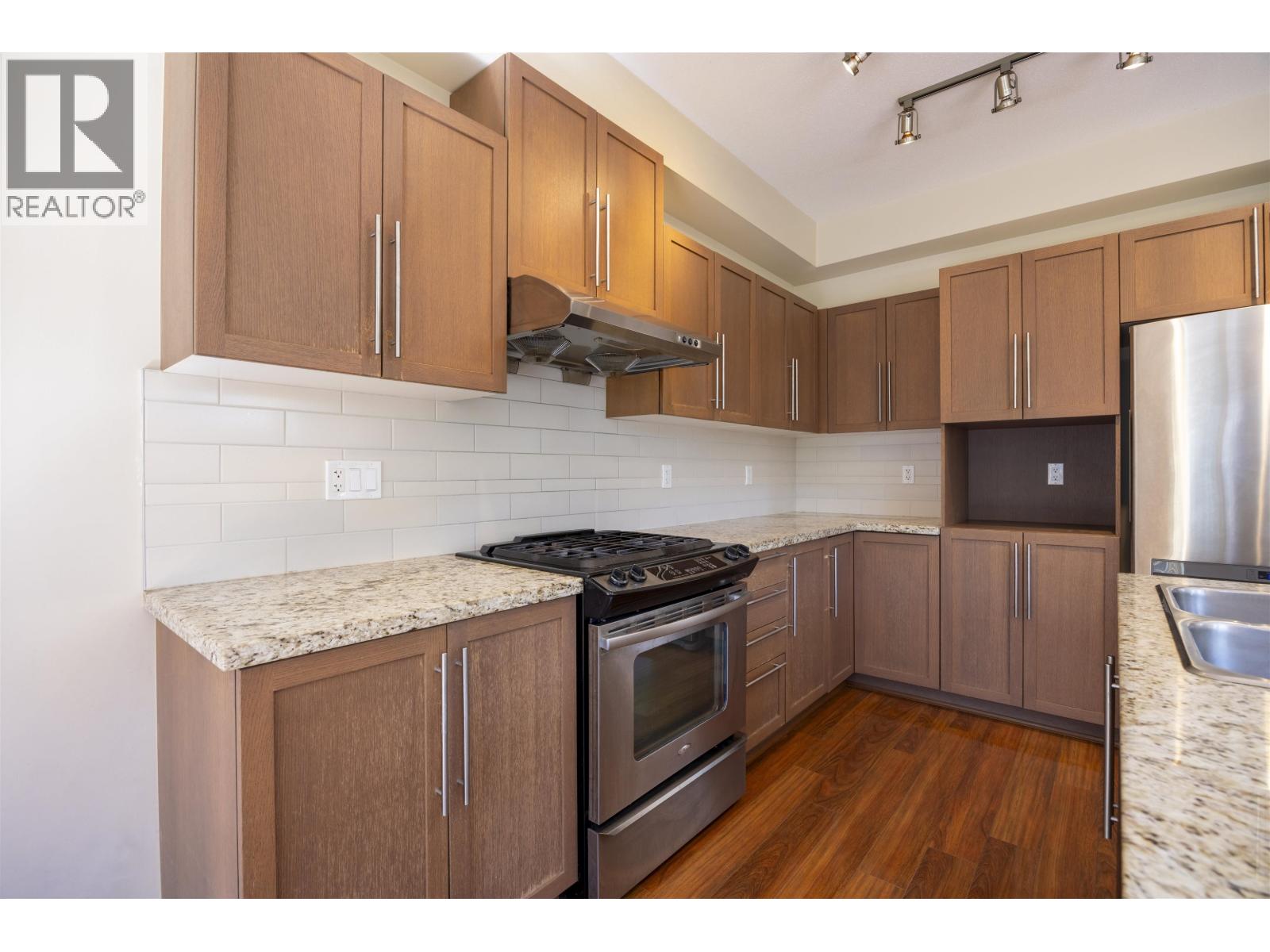 112 1125 Kensal Place, Coquitlam, British Columbia  V3B 0G3 - Photo 9 - R3046024