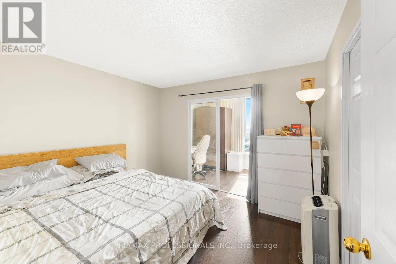 1502 - 50 Kingsbridge Garden Circle, Mississauga, Ontario  L5R 1Y2 - Photo 11 - W12393075