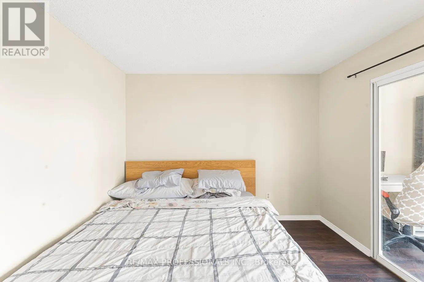 1502 - 50 Kingsbridge Garden Circle, Mississauga, Ontario  L5R 1Y2 - Photo 12 - W12393075