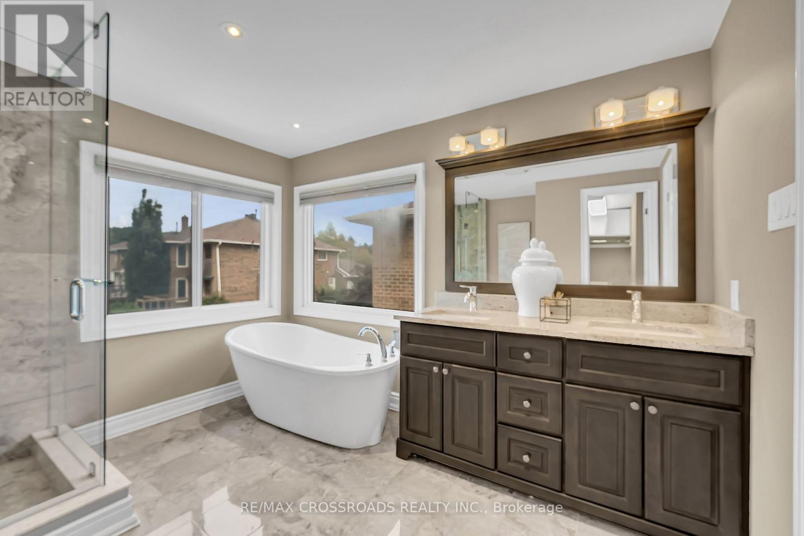75 Barr Crescent, Brampton, Ontario  L6Z 3E3 - Photo 24 - W12392095