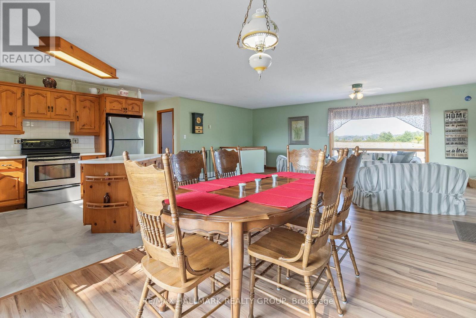 307 County Rd 5 Road, Front Of Yonge, Ontario  K0E 1R0 - Photo 11 - X12393109
