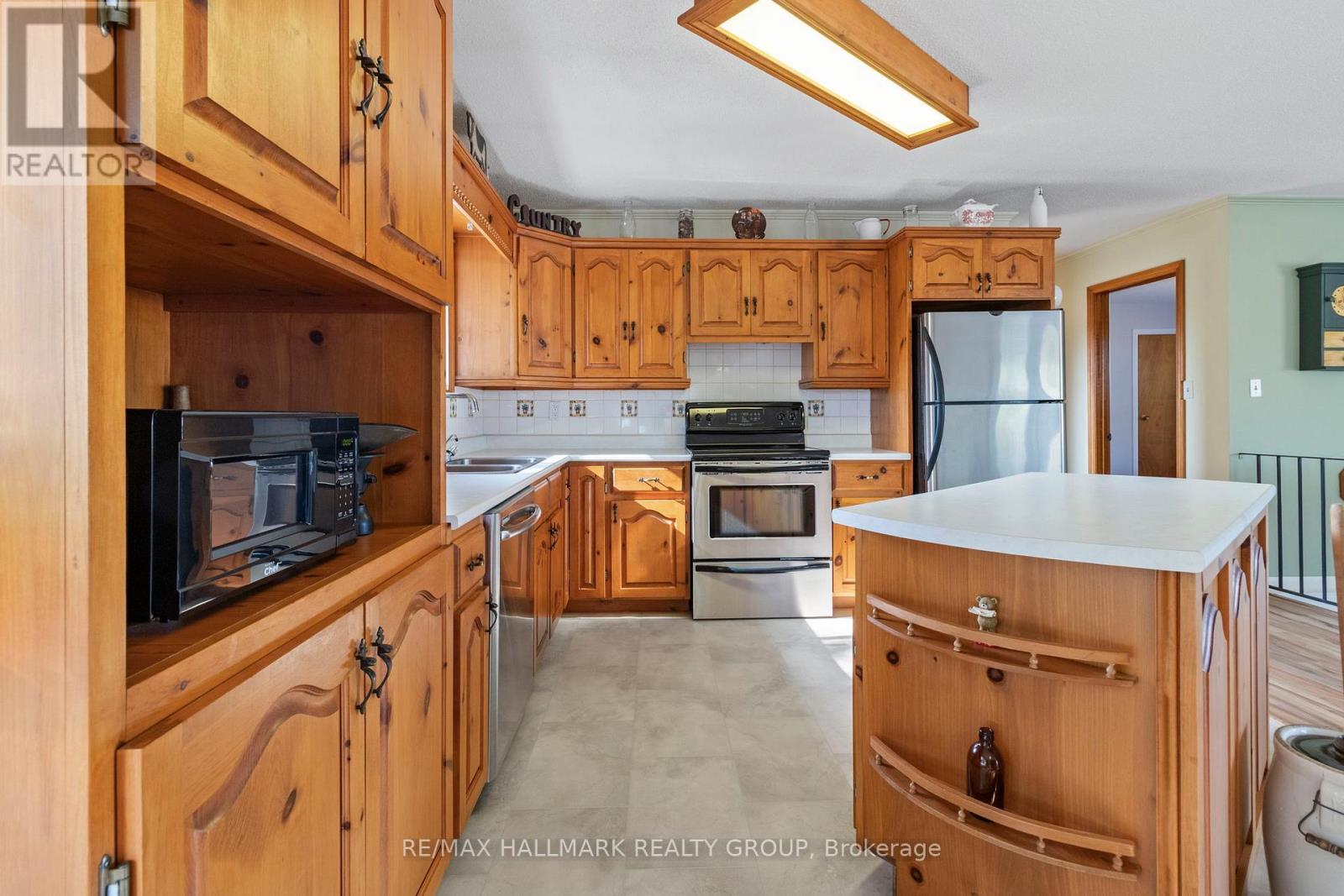 307 County Rd 5 Road, Front Of Yonge, Ontario  K0E 1R0 - Photo 13 - X12393109