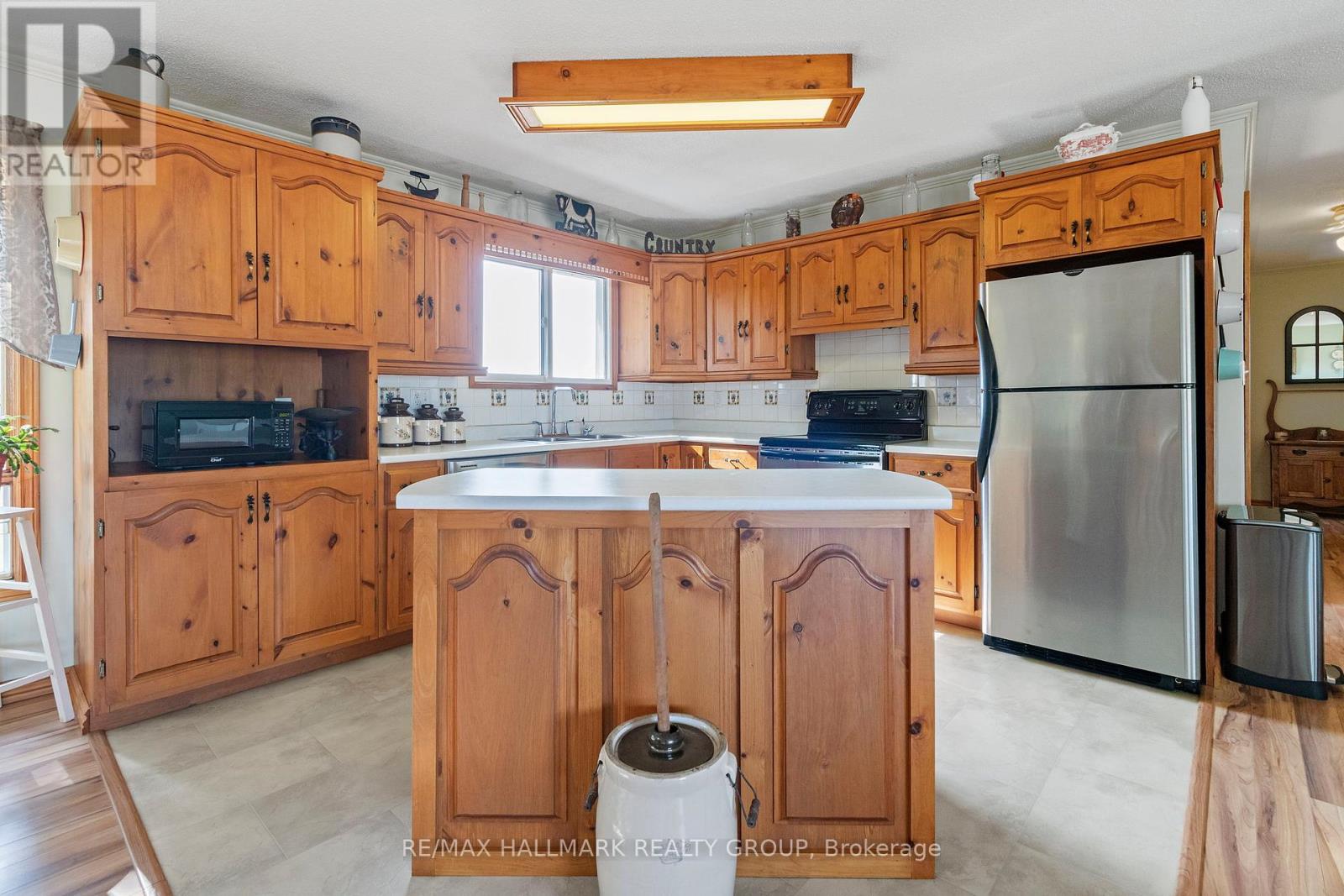307 County Rd 5 Road, Front Of Yonge, Ontario  K0E 1R0 - Photo 14 - X12393109