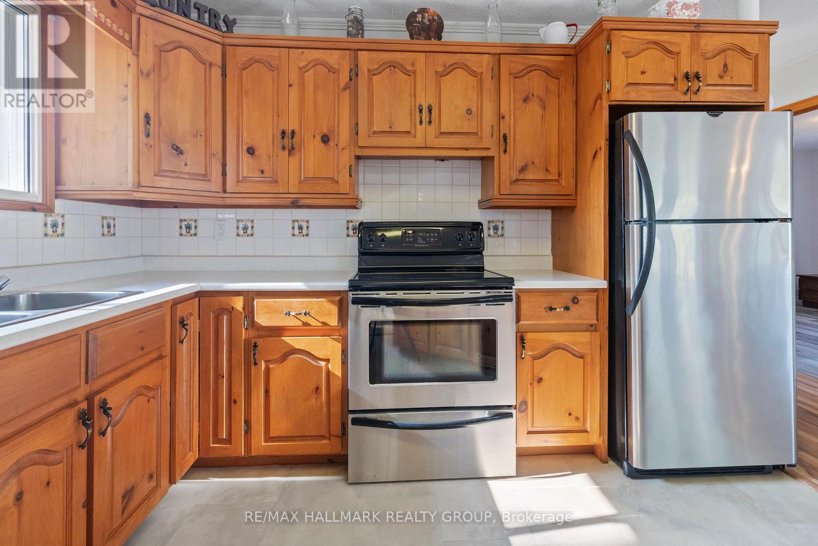 307 County Rd 5 Road, Front Of Yonge, Ontario  K0E 1R0 - Photo 17 - X12393109