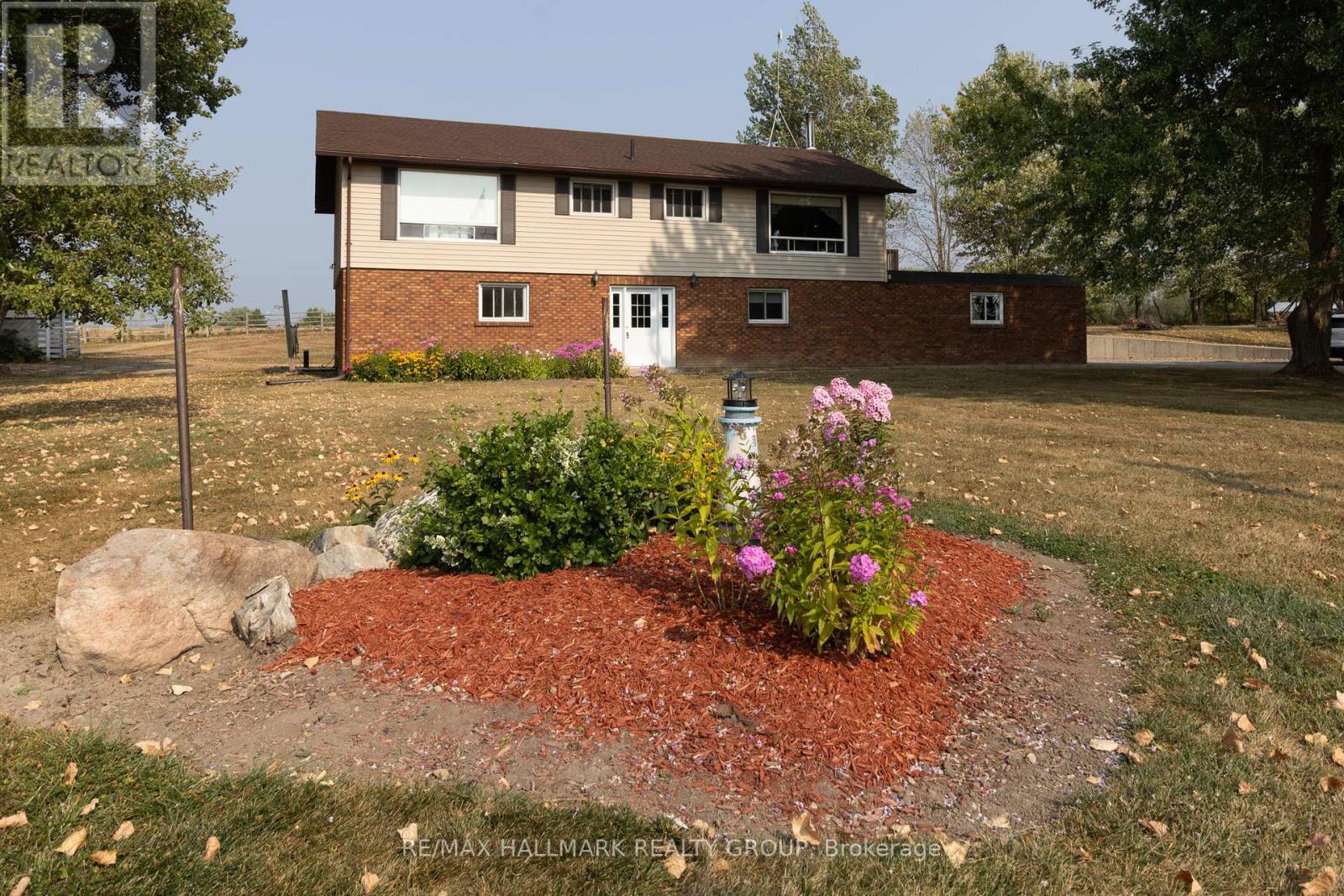 307 County Rd 5 Road, Front Of Yonge, Ontario  K0E 1R0 - Photo 3 - X12393109