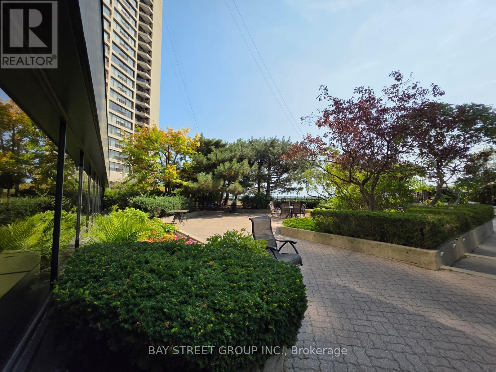1305 - 65 Harbour Square, Toronto, Ontario  M5J 2L4 - Photo 17 - C12392531