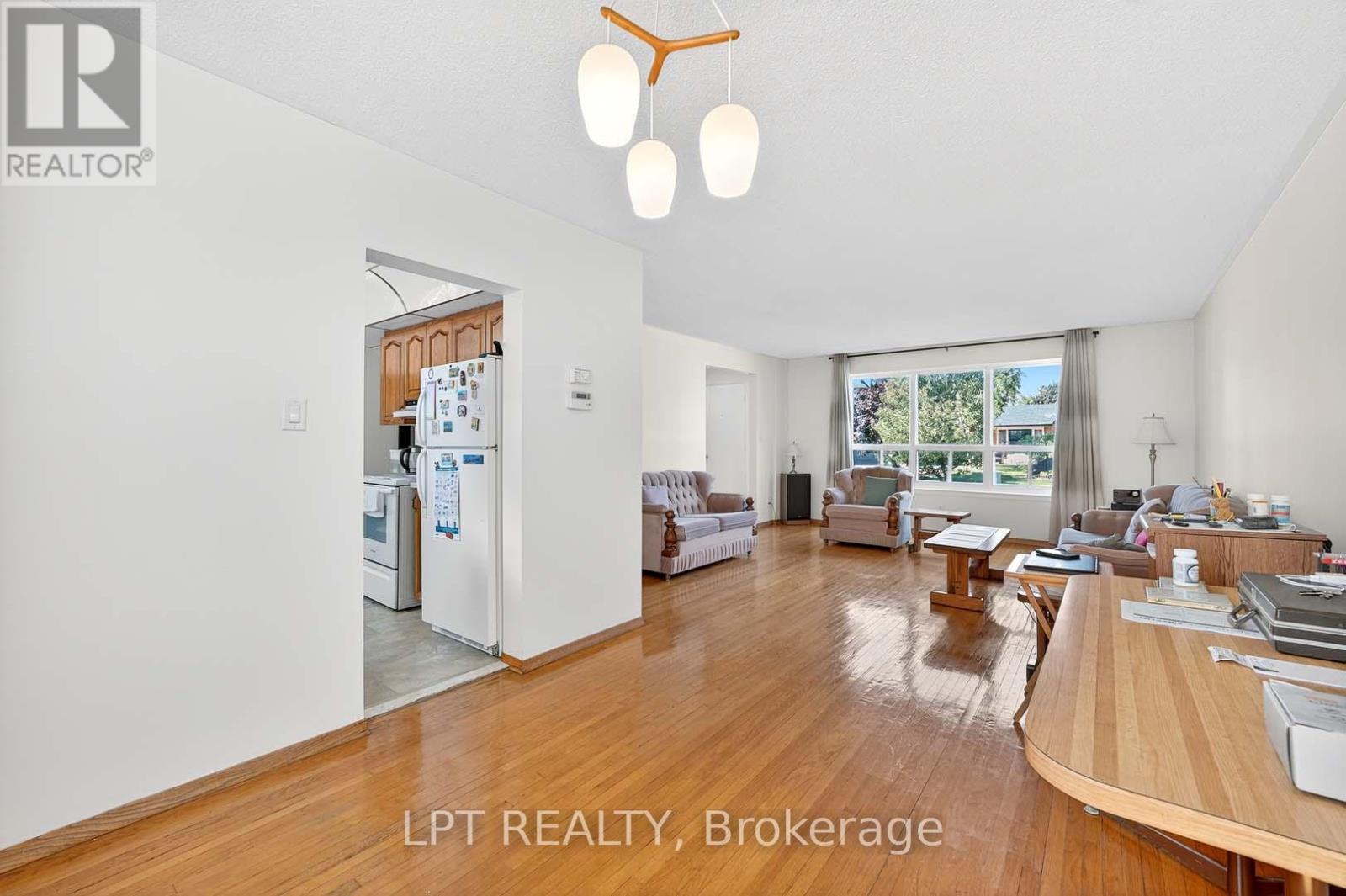 49 Kentish Crescent, Toronto, Ontario  M1S 2Z3 - Photo 11 - E12389381