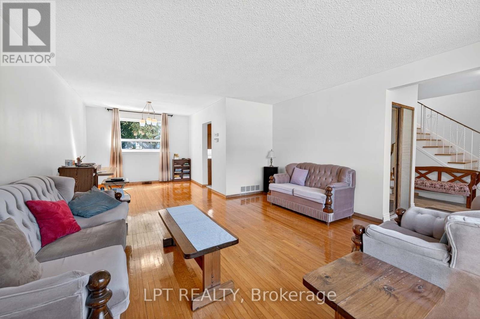 49 Kentish Crescent, Toronto, Ontario  M1S 2Z3 - Photo 9 - E12389381