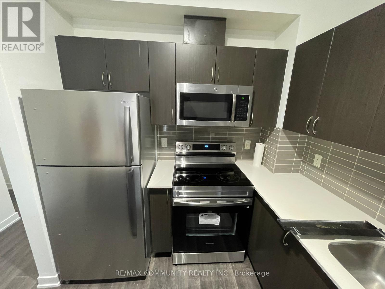 216 - 3560 St Clair Avenue E, Toronto, Ontario  M1K 0A9 - Photo 1 - E12393116