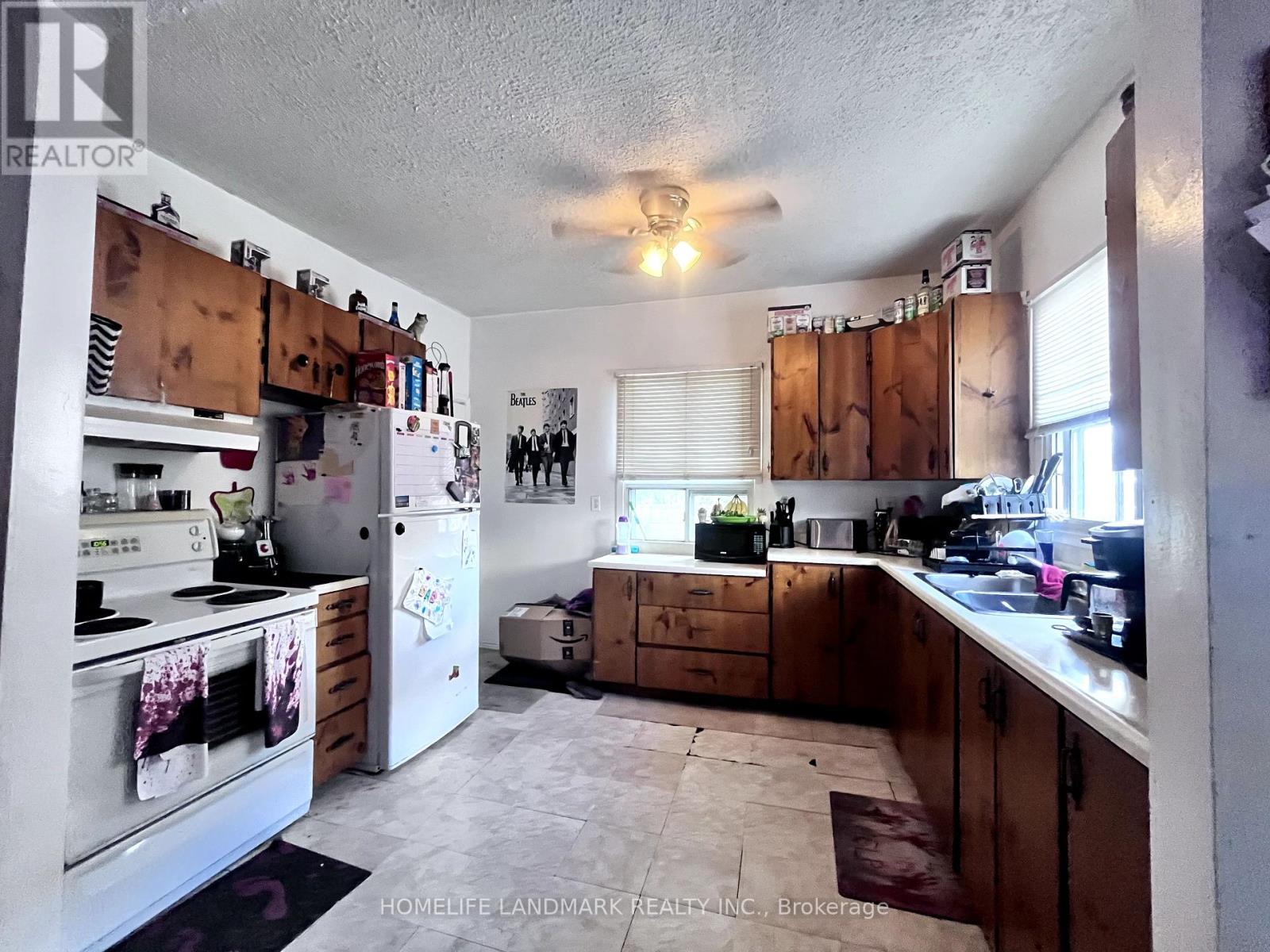 367 Buena Vista Avenue, Oshawa, Ontario  L1J 2M6 - Photo 2 - E12393117