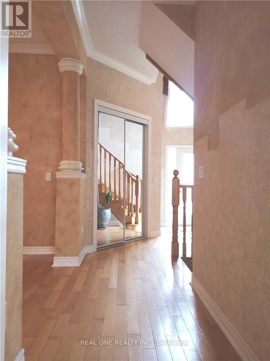 2 Bedrooms - 34 Edelweiss Avenue, Richmond Hill, Ontario  L4E 4L8 - Photo 2 - N12393102