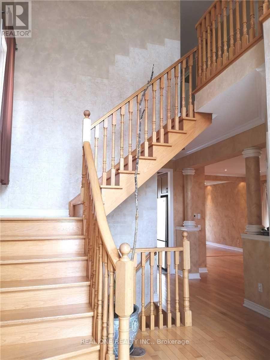 2 Bedrooms - 34 Edelweiss Avenue, Richmond Hill, Ontario  L4E 4L8 - Photo 4 - N12393102