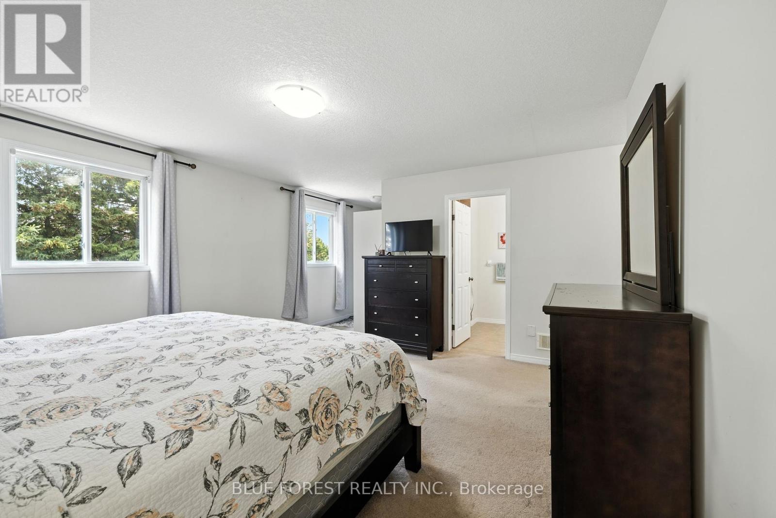 2087 Foxwood Avenue, London North (North S), Ontario  N6G 0C7 - Photo 24 - X12390781