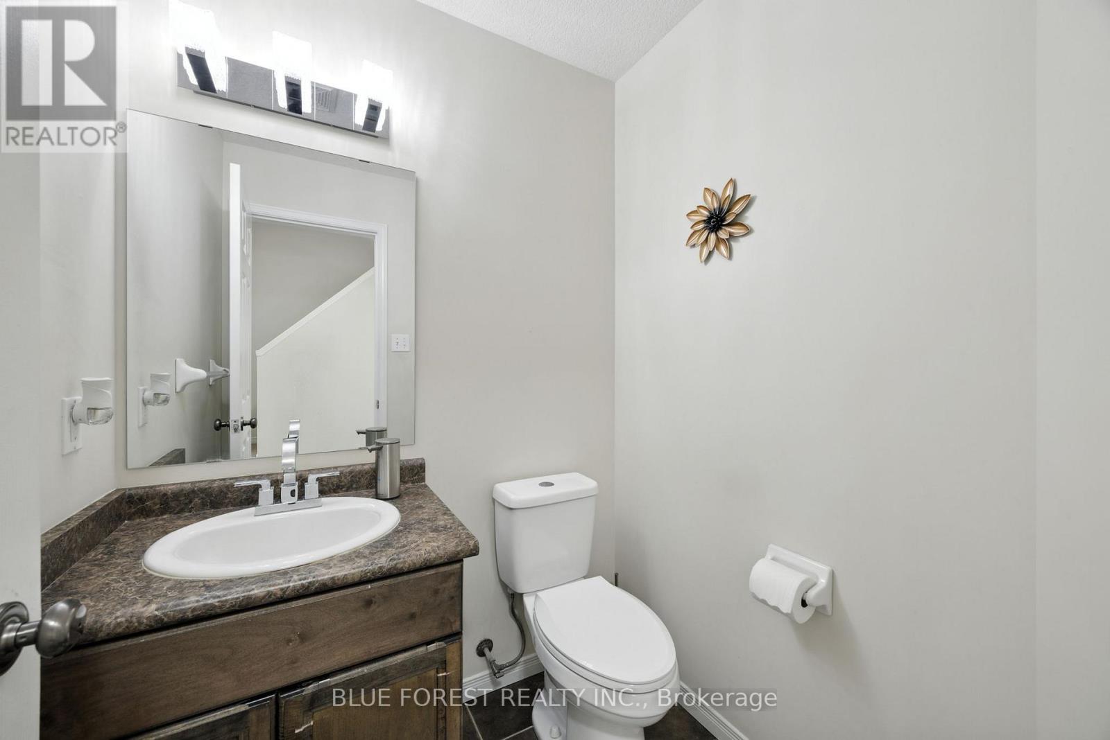 2087 Foxwood Avenue, London North (North S), Ontario  N6G 0C7 - Photo 14 - X12390781
