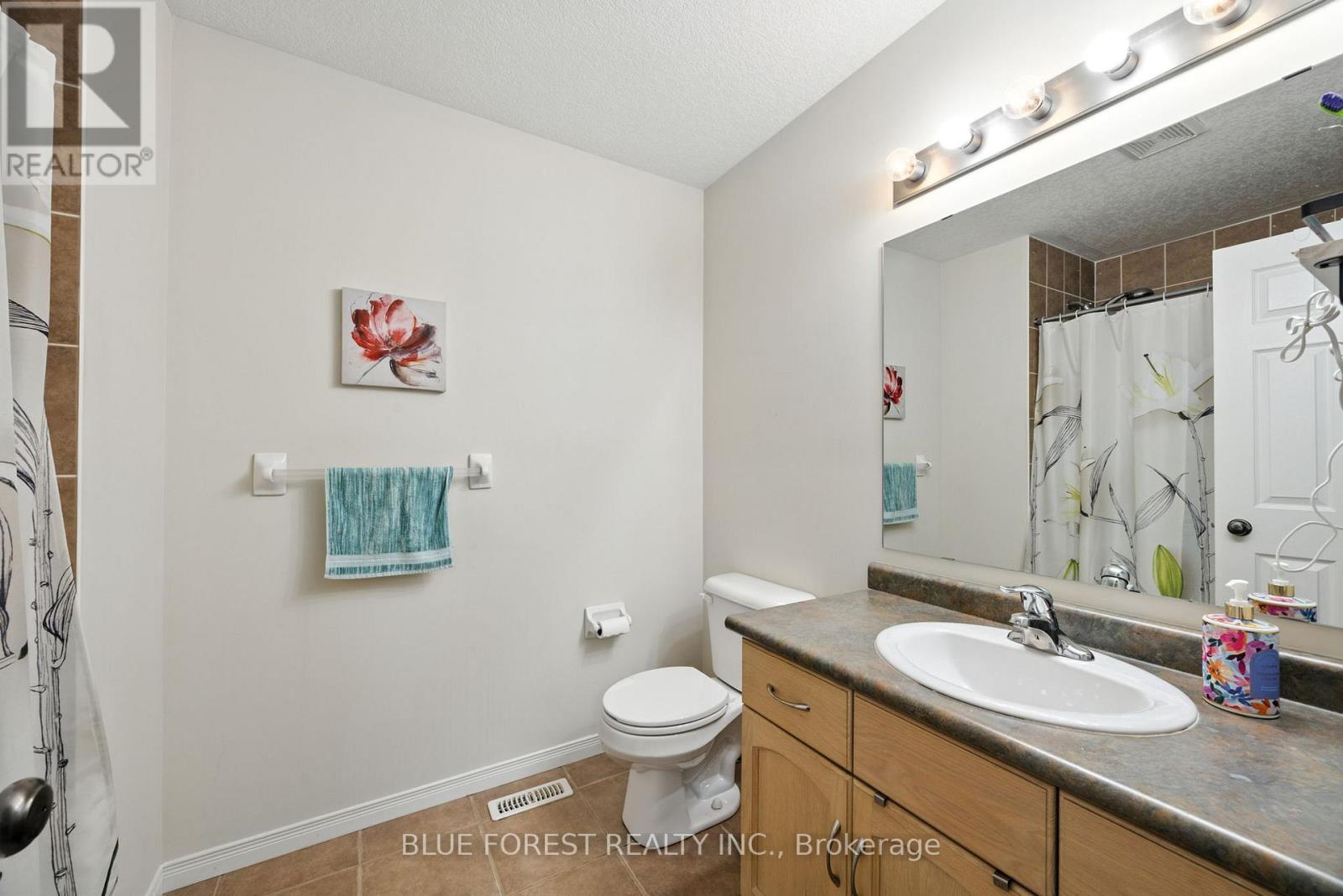 2087 Foxwood Avenue, London North (North S), Ontario  N6G 0C7 - Photo 23 - X12390781