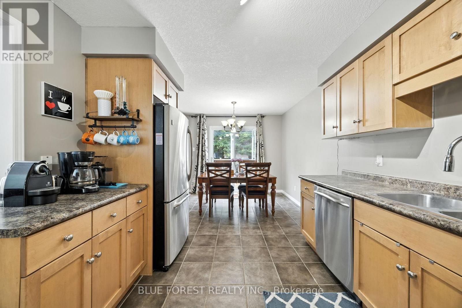 2087 Foxwood Avenue, London North (North S), Ontario  N6G 0C7 - Photo 10 - X12390781