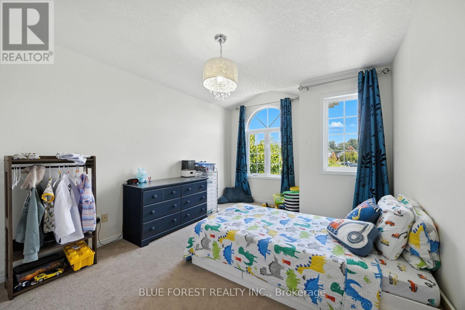2087 Foxwood Avenue, London North (North S), Ontario  N6G 0C7 - Photo 19 - X12390781