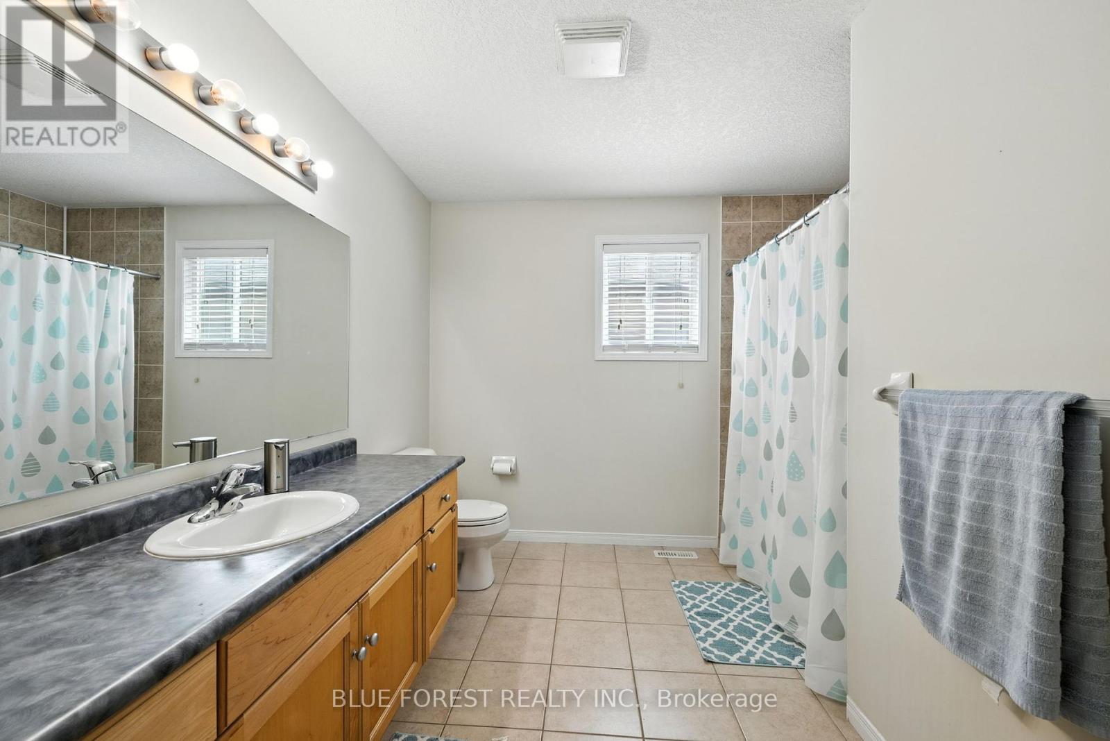 2087 Foxwood Avenue, London North (North S), Ontario  N6G 0C7 - Photo 18 - X12390781