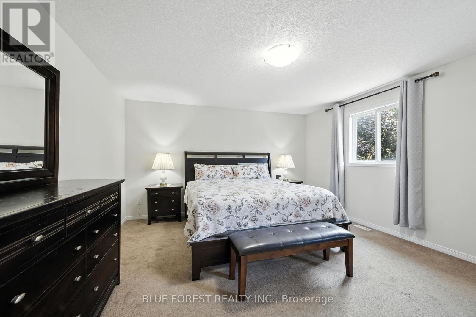2087 Foxwood Avenue, London North (North S), Ontario  N6G 0C7 - Photo 21 - X12390781