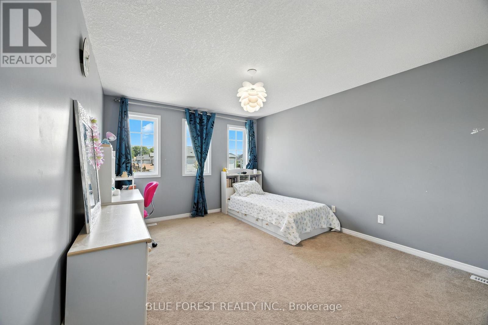 2087 Foxwood Avenue, London North (North S), Ontario  N6G 0C7 - Photo 20 - X12390781