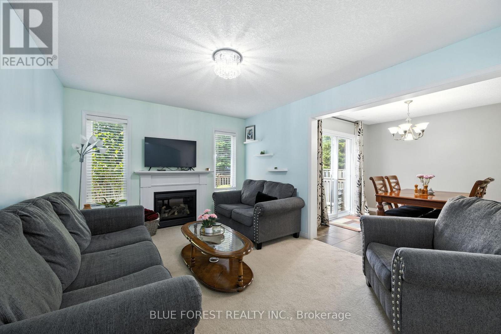 2087 Foxwood Avenue, London North (North S), Ontario  N6G 0C7 - Photo 9 - X12390781