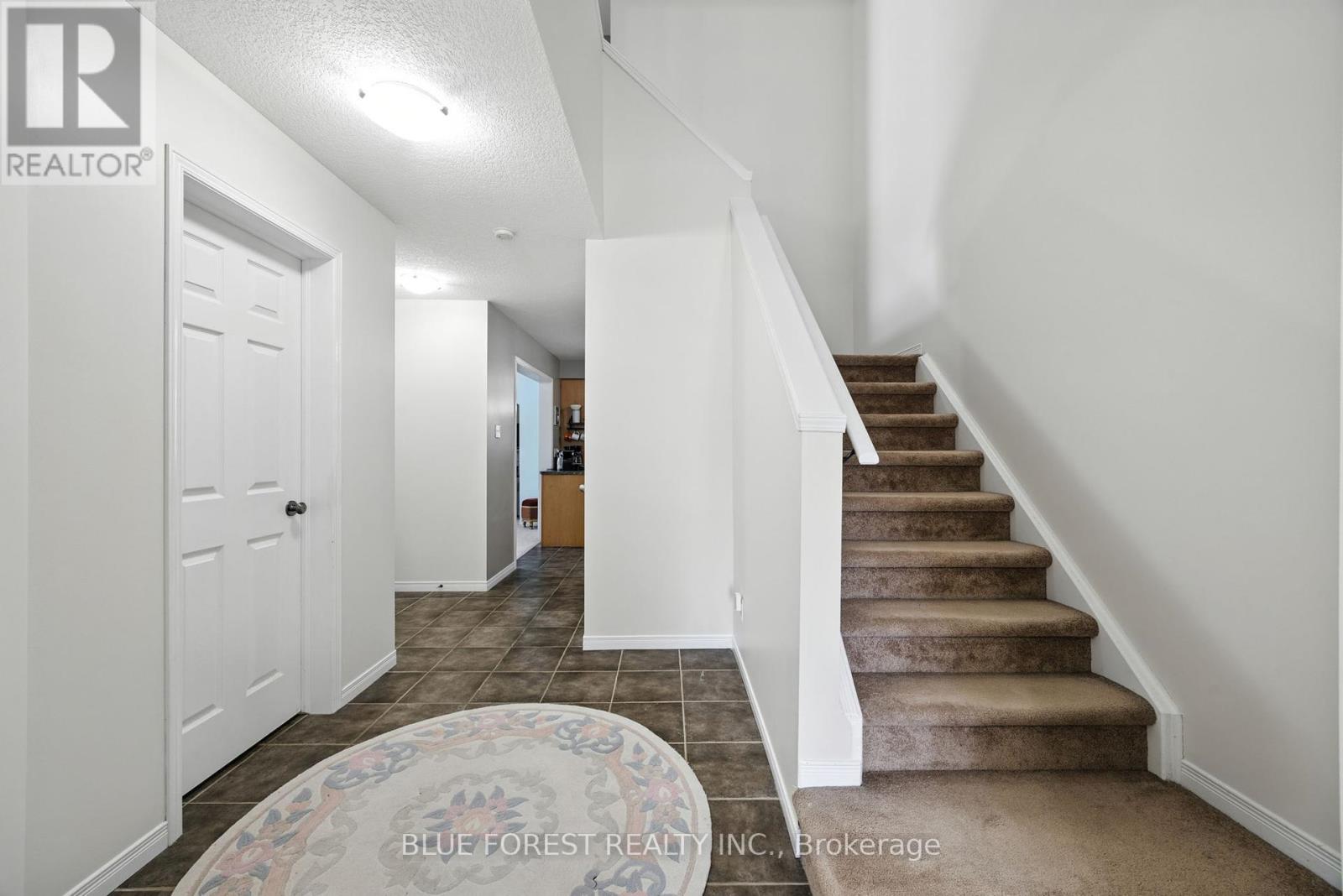 2087 Foxwood Avenue, London North (North S), Ontario  N6G 0C7 - Photo 7 - X12390781