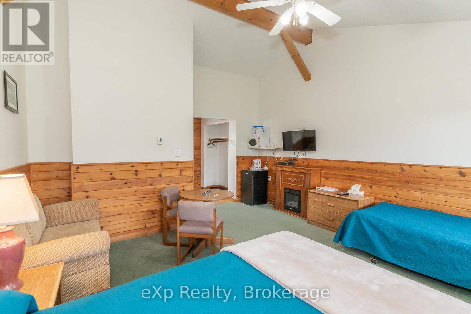 5333 Highway 124 Highway, Magnetawan, Ontario  P0A 1P0 - Photo 22 - X12393140