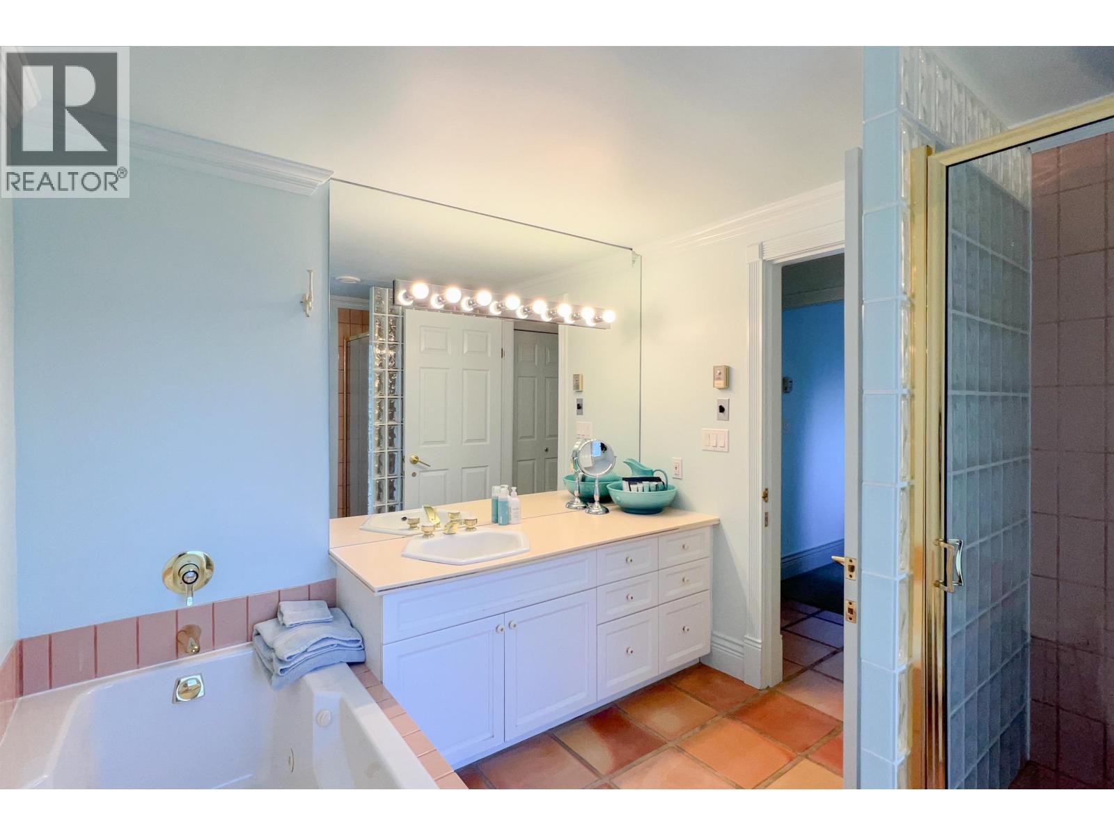 15 Oceanview Road, Lions Bay, British Columbia  V0N 2E0 - Photo 32 - R3045854